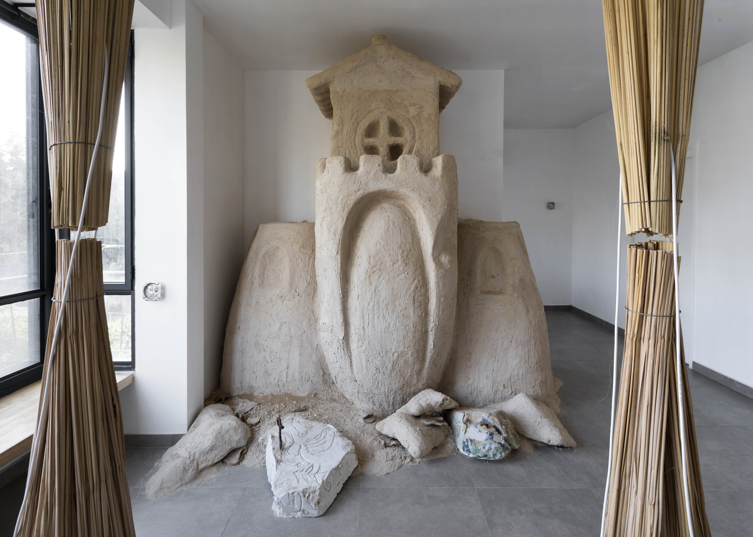 A group exhibition, ‘Achitofel’ 2020, on the Third Floor on the Left. Carolina Lehan, Oded Yones and Meshi Cohen. Curated by Meital Aviram. Photo by Elad Sarig